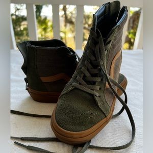 Van high top sneakers hunter green with gum sole size 1.5 kids